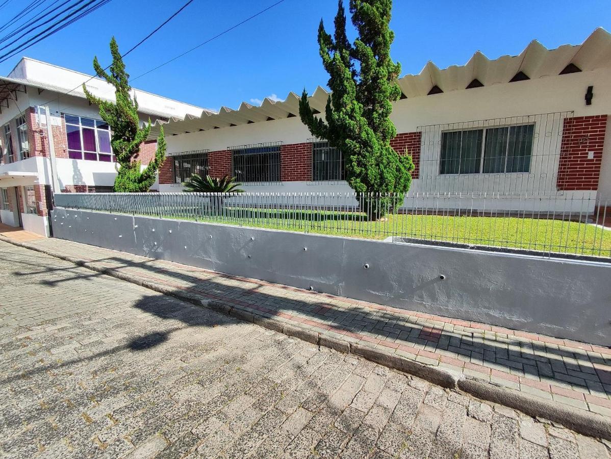 Villa Bilac 03 - Studio Proximo A Vila Germanica บลูเมเนา ภายนอก รูปภาพ